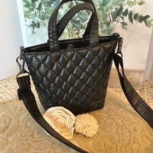 Lug Tip Toe Crossbody Metallic Black, EUC
